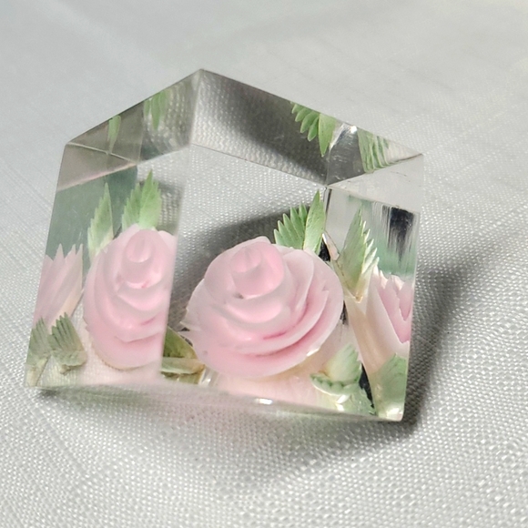 VTG Rose Paperweight Lucite Pink Flower 1½" Cube Home Offce Decor Teacher Desk - Picture 9 of 17